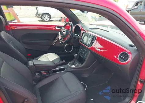 2014 Volkswagen Beetle 1.8T z USA, uszkodzony, nr VIN 3VWJ17ATXEM655576